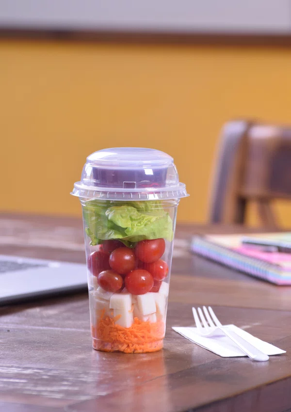 Kit Salada - Copo 550 ml, Pote 75 ml e Tampa Abaulada - C/50 Unidades
